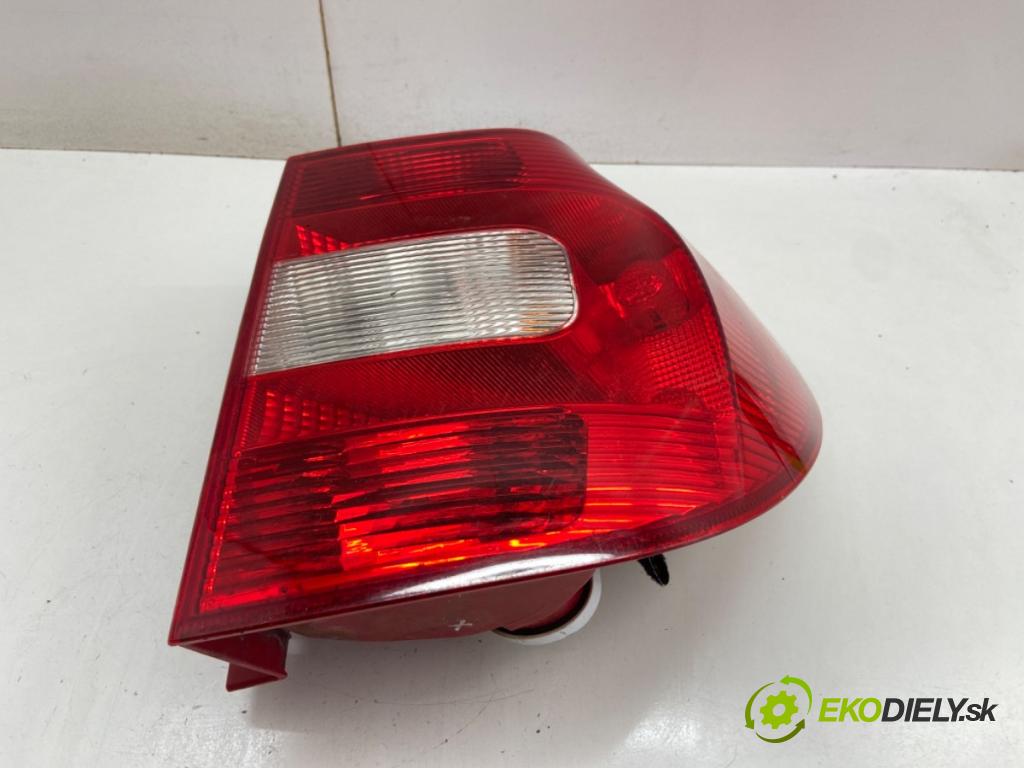 SKODA YETI SUV 2011 77 kW 1.2 TSI 1197 Svetlo pravy zad 