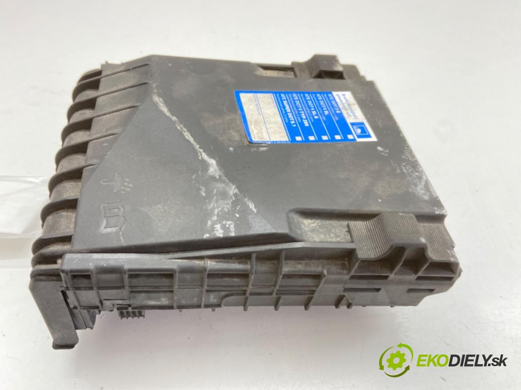 SKODA YETI SUV 2011 77 kW 1.2 TSI 1197 Skrinka poistková 1K0937118 (Poistková skrinka)