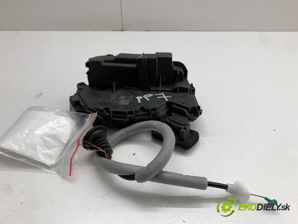 SKODA SUPERB III liftback 2017 132 kW 1.8 TSI 1798 zámok Dvere pravy predný 5TB837016