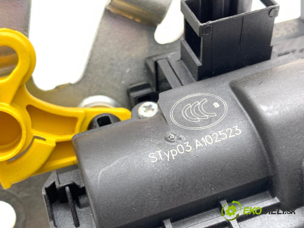 SKODA SUPERB III liftback 2017 132 kW 1.8 TSI 1798 zámok dveří zadní část 4M0827506D