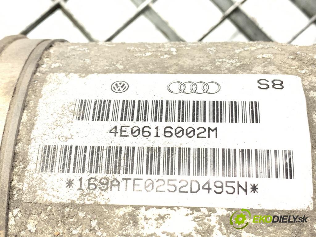 AUDI A8 D3 sedan 2007 331 kW S8 quattro 5204 Tlmič pravy zad 4E0616002M