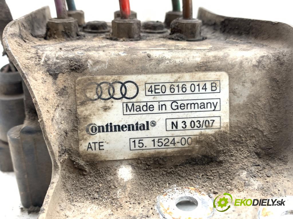 AUDI A8 D3 sedan 2007 331 kW S8 quattro 5204 rozdělovač nápravy 4E0616014B