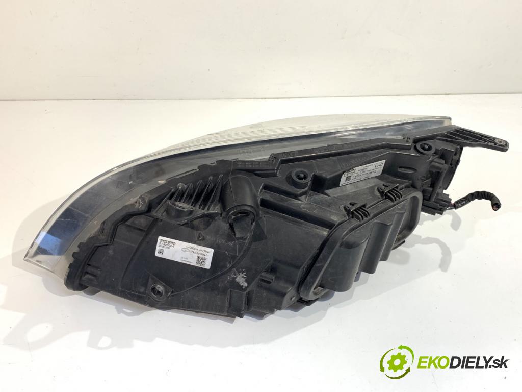VOLVO V40 liftback 2014 84 kW D2 1560 Svetlomet pravy predný 31420004