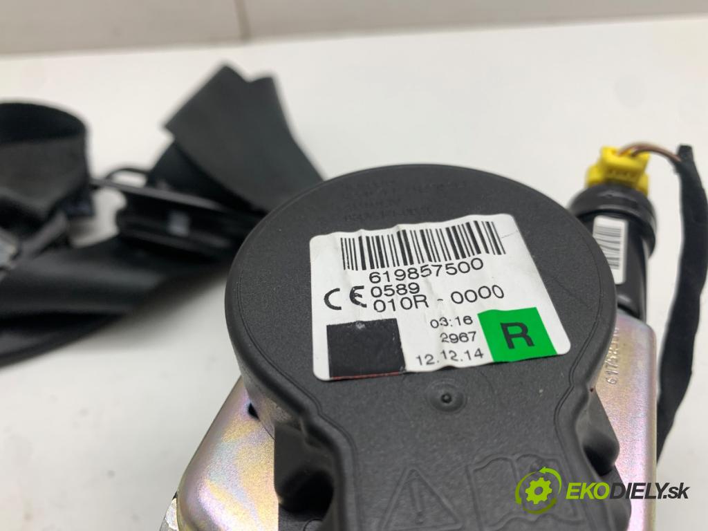 VOLVO V40 liftback 2014 84 kW D2 1560 Držiak BEZPEČNOSŤ pravy predný 31418479