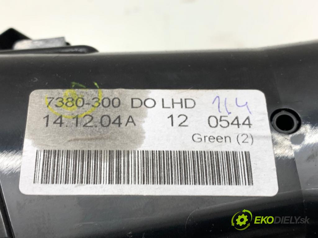 VOLVO V40 liftback 2014 84 kW D2 1560 mří topení levý přední část 30791697