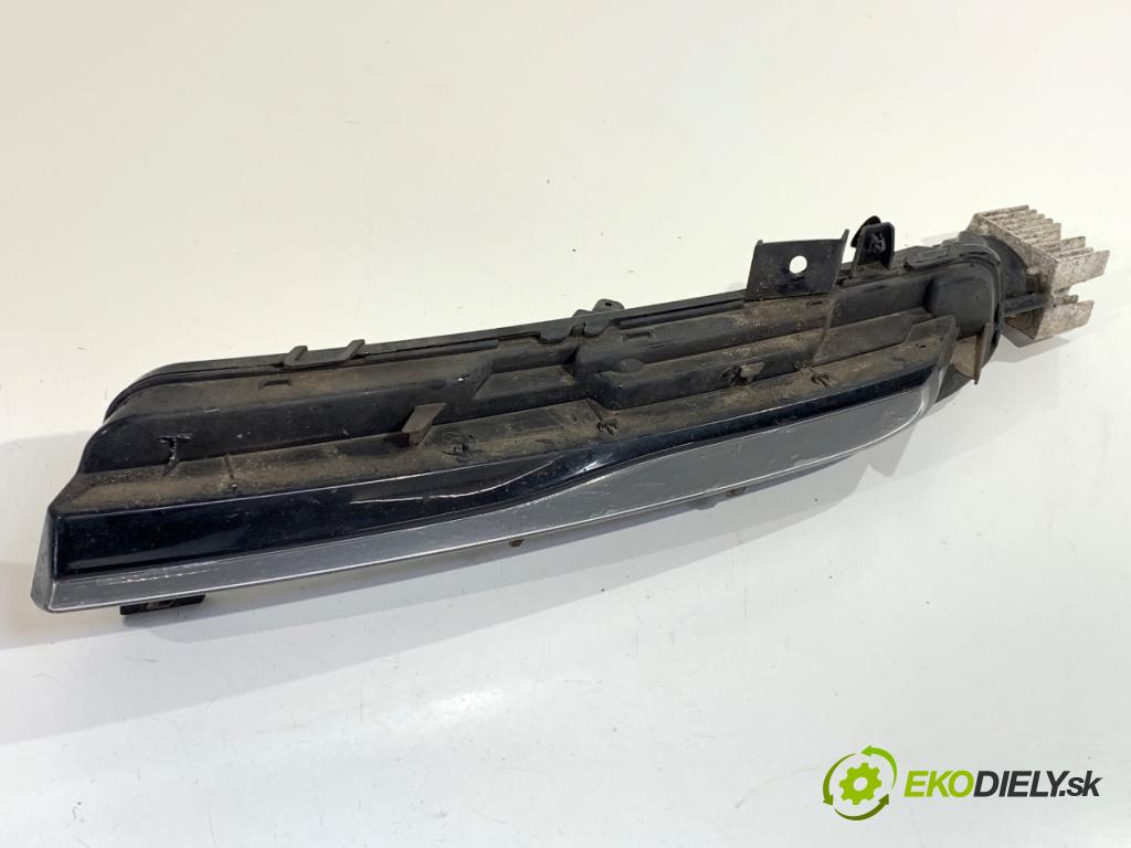 VOLVO V40 liftback 2014 84 kW D2 1560 světlo DRL: levý přední část 31290578