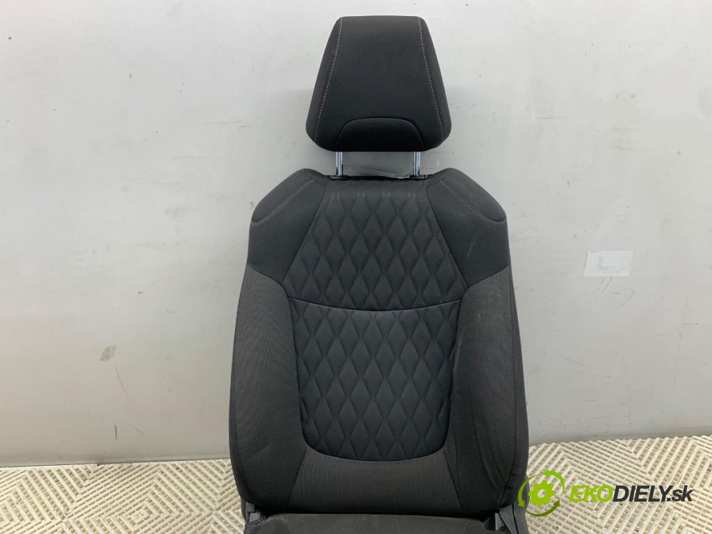 TOYOTA COROLLA E21 sedan 2020 72 kW 1.8 VVTi Hybrid (ZWE211, MZEA12) 1798 sedadlo levý přední část