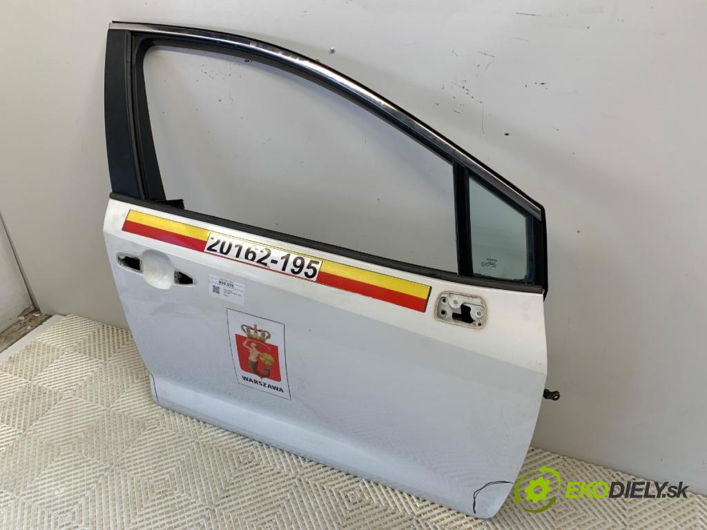 TOYOTA COROLLA E21 sedan 2020 72 kW 1.8 VVTi Hybrid (ZWE211, MZEA12) 1798 dveře pravý přední část