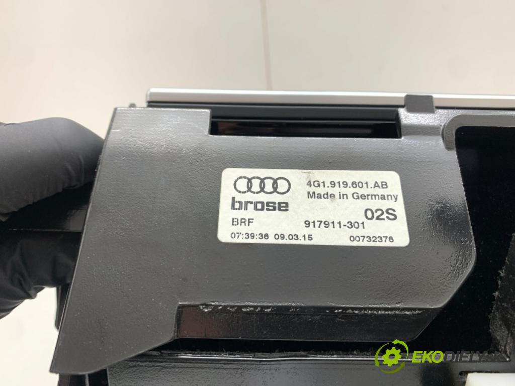 AUDI A6 C7 sedan 2015 110 kW 2.0 TDI 1968 Dislpej 4G1919601AB (Prístrojová doska)