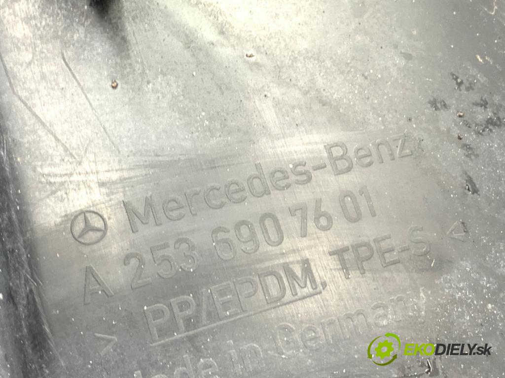 MERCEDES-BENZ GLC Coupe SUV 2017 270 kW AMG 43 4-matic (253.364) 2996 podblatník pravý přední část A2536907601