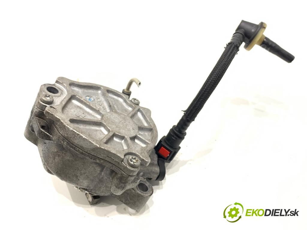 VOLVO V40 liftback 2014 84 kW D2 1560 pumpa vakuová 9804021880