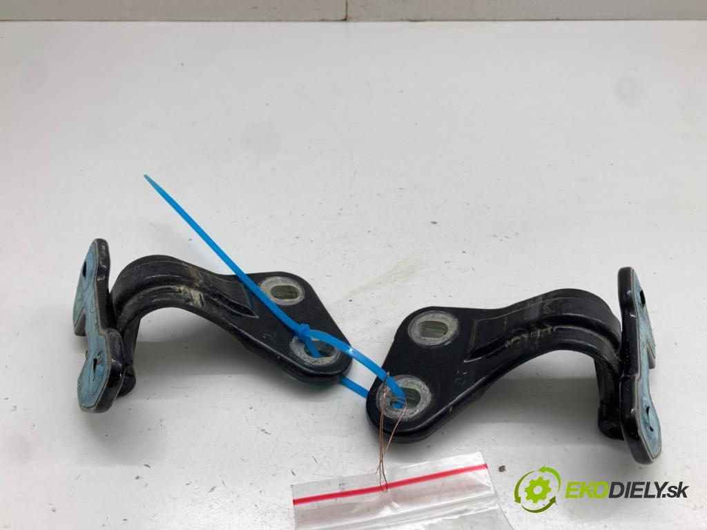 MERCEDES-BENZ GLC Coupe SUV 2017 270 kW AMG 43 4-matic (253.364) 2996 závěs dveří zadní část 