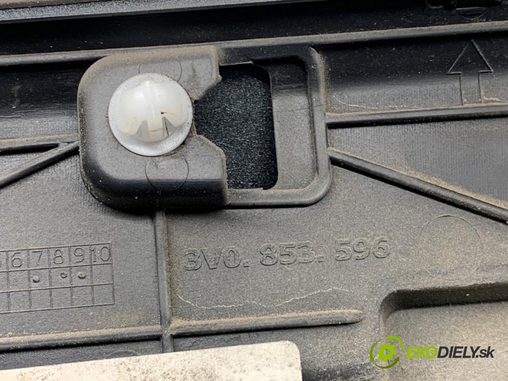 SKODA SUPERB III liftback 2017 132 kW 1.8 TSI 1798 lišta dveře pravý zadní část 3V0853596