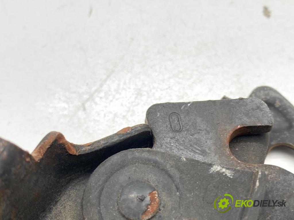 TOYOTA YARIS II liftback 2009 74 kW 1.33 VVT-i (NSP90_) 1329 zámok kapoty predný