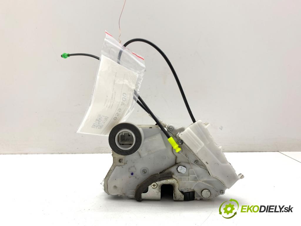 TOYOTA YARIS II liftback 2009 74 kW 1.33 VVT-i (NSP90_) 1329 zámok Dvere ľavy predný