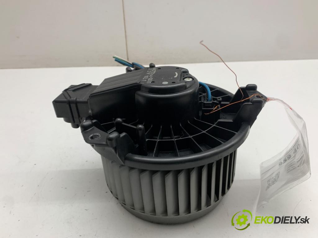 TOYOTA YARIS II liftback 2009 74 kW 1.33 VVT-i (NSP90_) 1329 ventilátor kúrenia 272700-0311