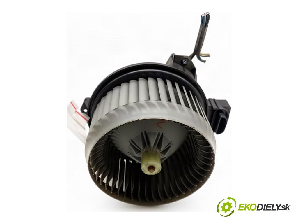 TOYOTA YARIS II liftback 2009 74 kW 1.33 VVT-i (NSP90_) 1329 ventilátor kúrenia 272700-0311