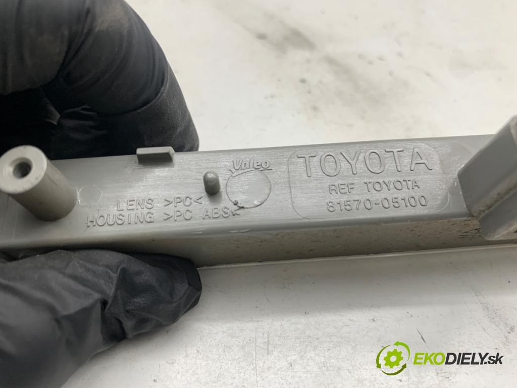 TOYOTA YARIS II liftback 2009 74 kW 1.33 VVT-i (NSP90_) 1329 Svetlo brzdových svetiel 81570-05100