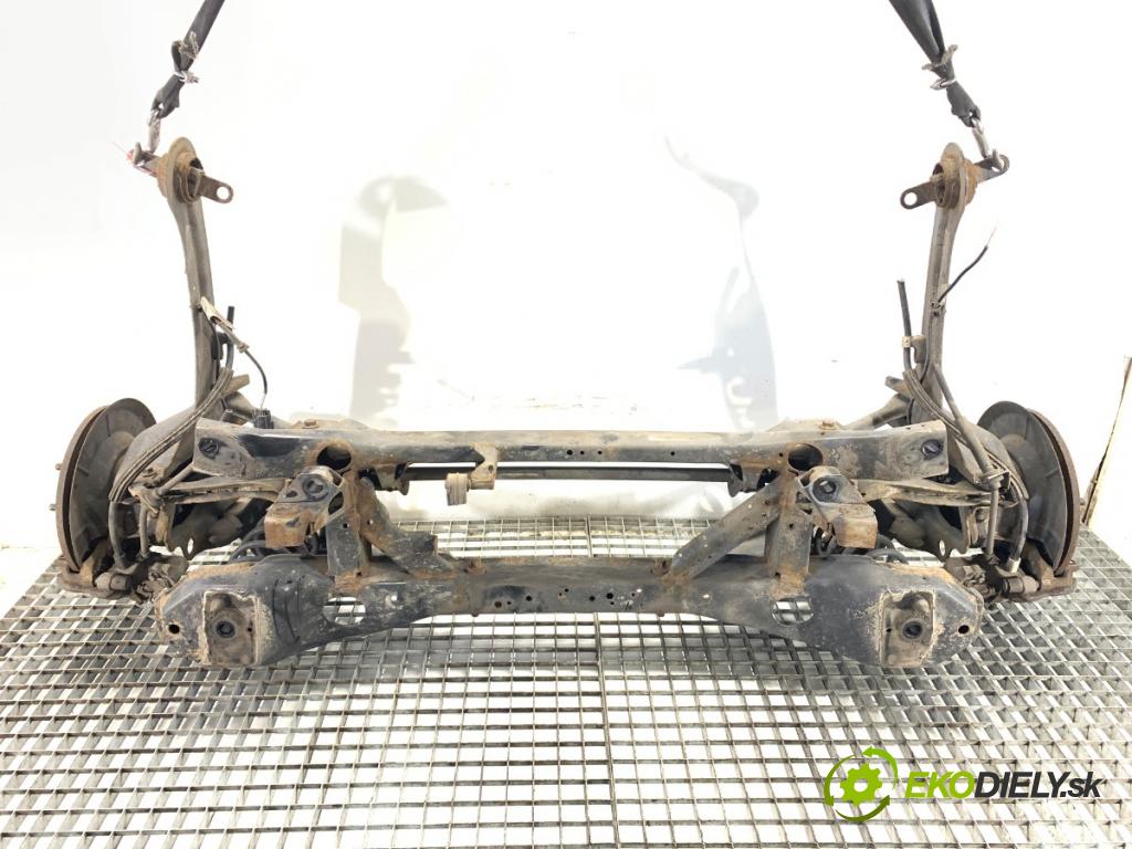 VOLVO V40 liftback 2014 84 kW D2 1560 Výstuha zad 31406223