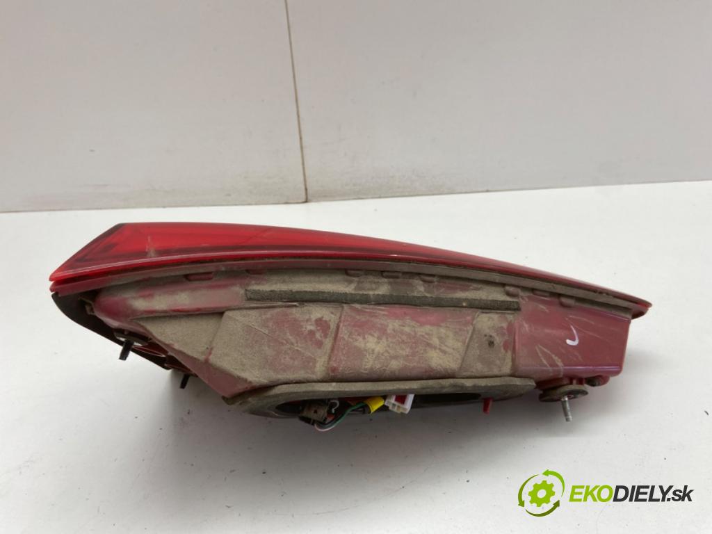 HYUNDAI TUCSON SUV 2015 100 kW 2.0 CRDi 1995 Svetlo pravy zad vnútorná