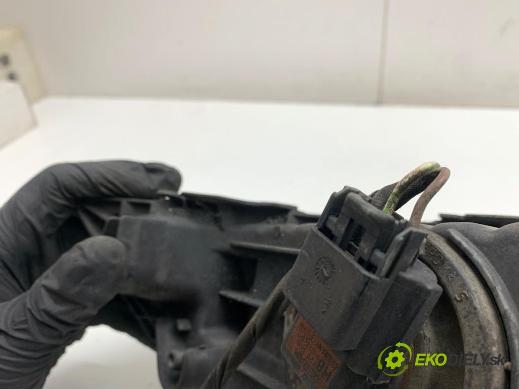 SKODA SUPERB III liftback 2017 132 kW 1.8 TSI 1798 hmlové svetlo, hmlovka pravý přední část 3V0941700