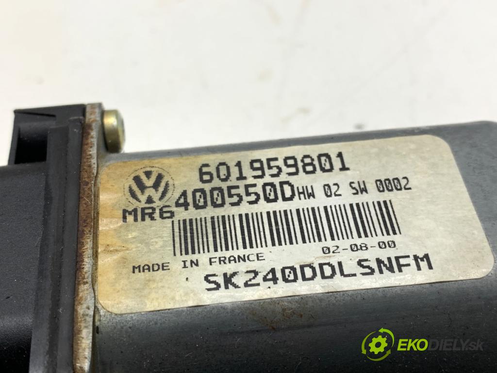 SKODA FABIA I liftback 2000 44 kW 1.4 1397 motor sťahovaní okna levý přední část 6Q1959801