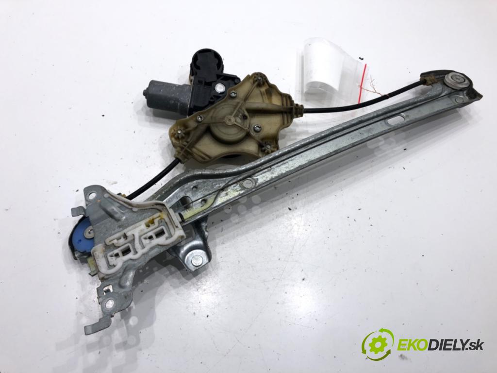 TOYOTA COROLLA E21 sedan 2020 72 kW 1.8 VVTi Hybrid (ZWE211, MZEA12) 1798 mechanismus okna pravý zadní část 553422-104