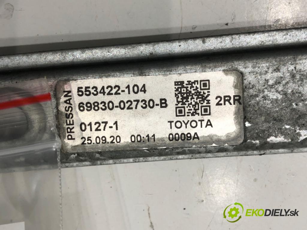 TOYOTA COROLLA E21 sedan 2020 72 kW 1.8 VVTi Hybrid (ZWE211, MZEA12) 1798 mechanismus okna pravý zadní část 553422-104