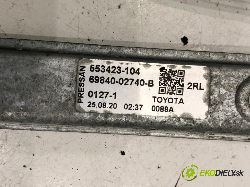 TOYOTA COROLLA E21 sedan 2020 72 kW 1.8 VVTi Hybrid (ZWE211, MZEA12) 1798 mechanismus okna levý zadní část 553423-104