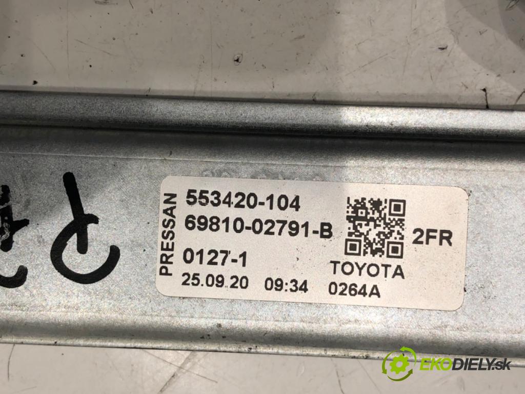 TOYOTA COROLLA E21 sedan 2020 72 kW 1.8 VVTi Hybrid (ZWE211, MZEA12) 1798 mechanismus okna pravý přední část 553420-104