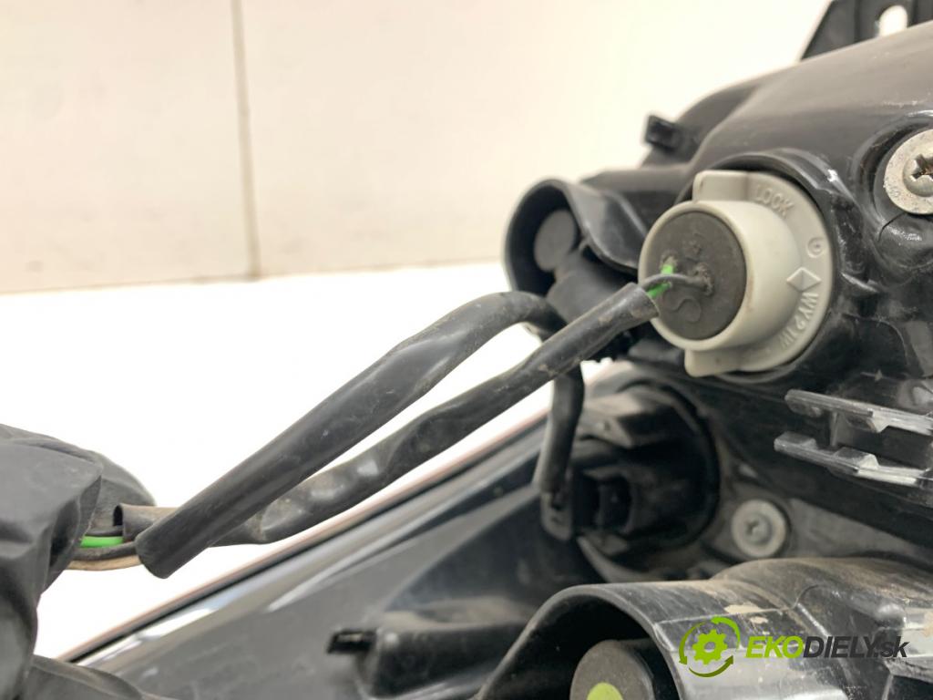 TOYOTA COROLLA E21 sedan 2020 72 kW 1.8 VVTi Hybrid (ZWE211, MZEA12) 1798 Svetlo pravy zad 81550-02D11