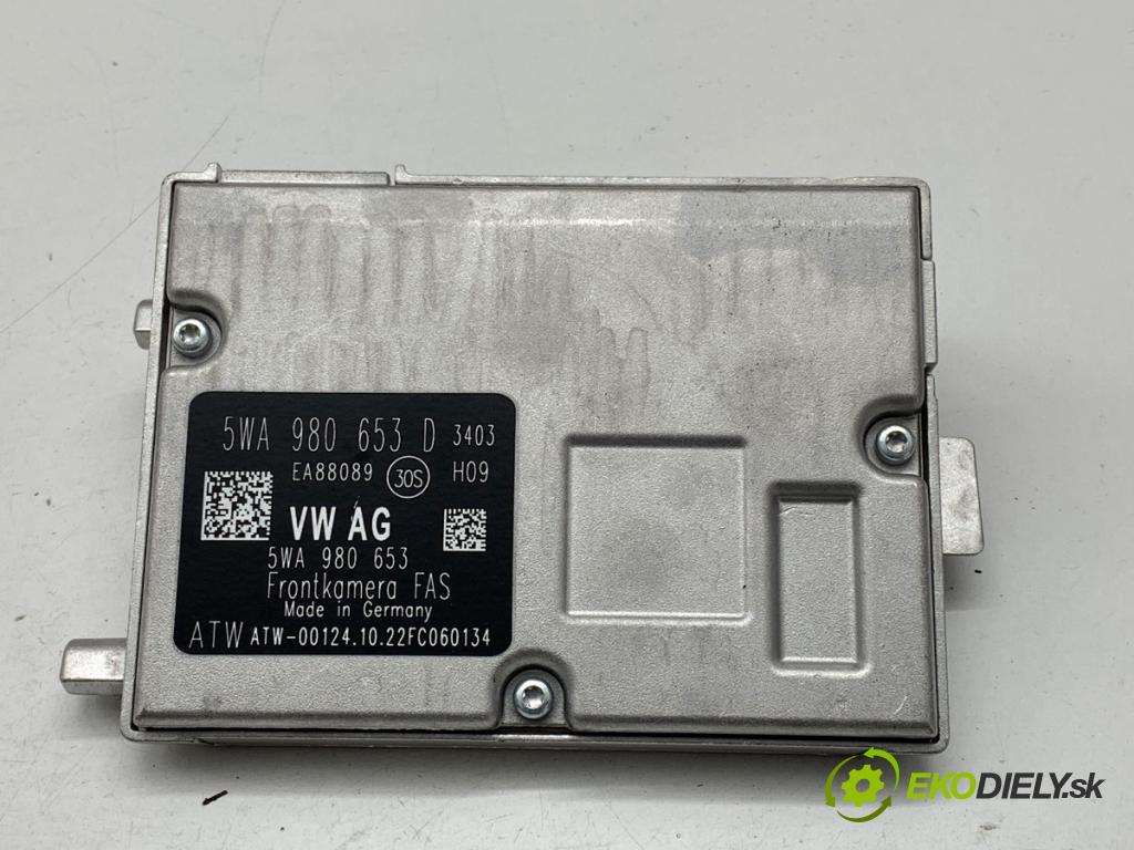 VW GOLF VIII Kombi 2022 110 kW 2.0 TDI 1968 KAMERA okna prednej 5WA980653D
