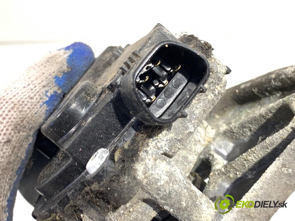 TOYOTA YARIS II liftback 2009 74 kW 1.33 VVT-i (NSP90_) 1329 mechanismus stěračů přední část 85110-0D080 (Motorek stěračů přední)