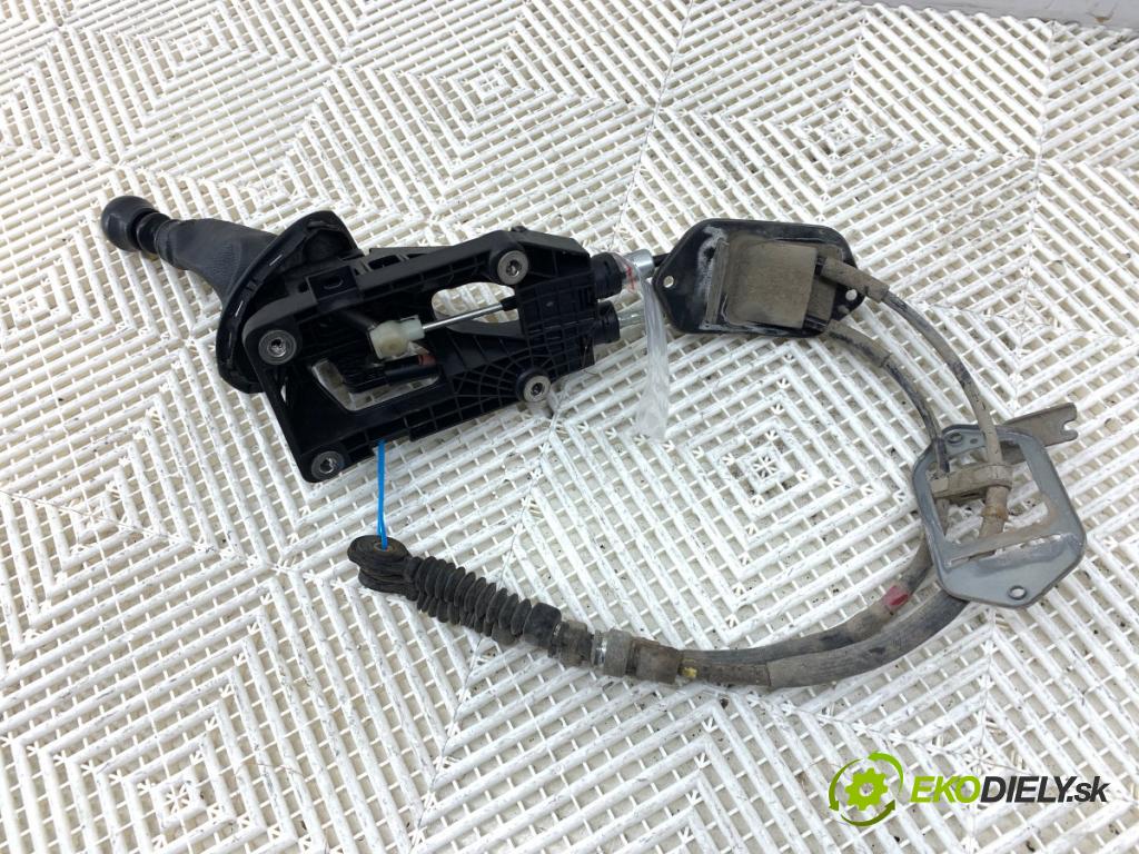 TOYOTA YARIS II liftback 2009 74 kW 1.33 VVT-i (NSP90_) 1329 Kulisa 112102401 (Rýchlostná páka (kulisa))
