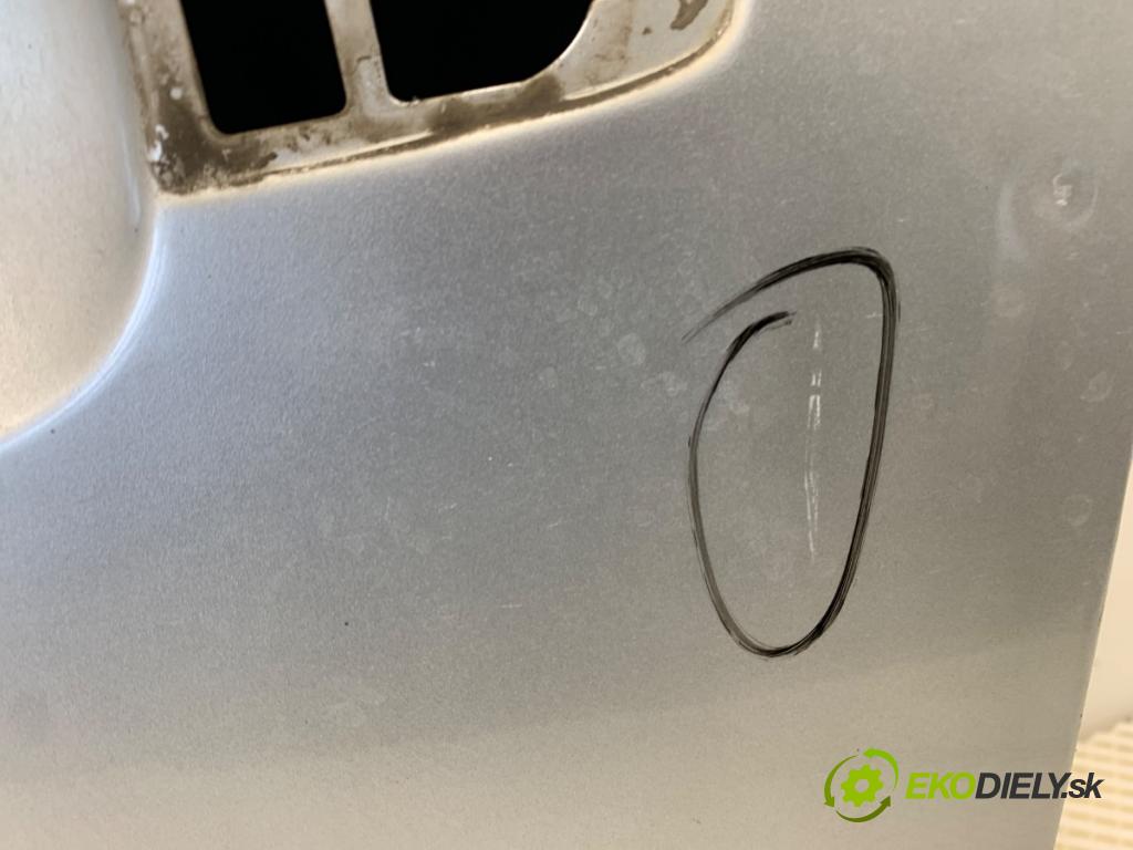 VOLVO V40 liftback 2014 110 kW D3 1984 Dvere ľavy predný 711
