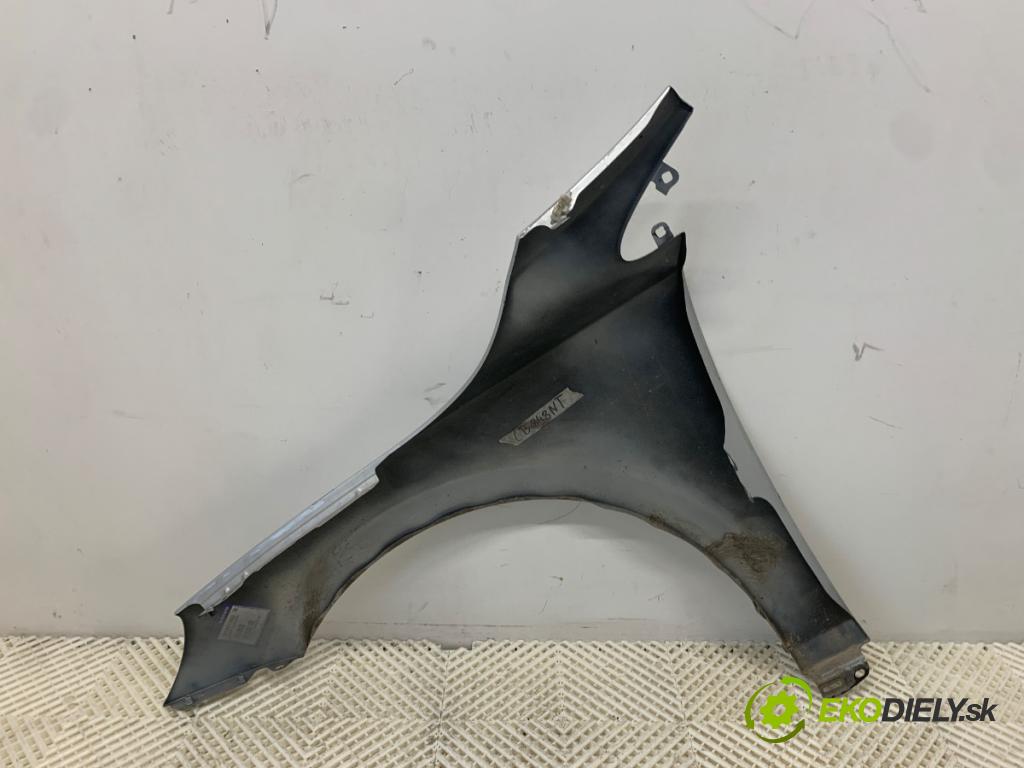 VOLVO V40 liftback 2014 110 kW D3 1984 blatník pravý přední část 711