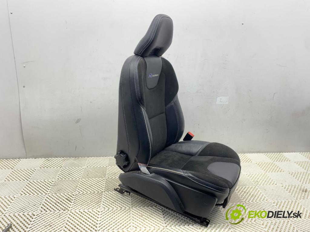 VOLVO V40 liftback 2014 110 kW D3 1984 sedadlo pravý přední část