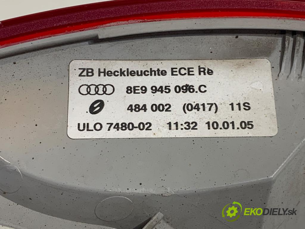 AUDI A4 B7 Kombi 2005 85 kW 1.9 TDI 1896 Svetlo pravy zad 8E9945096C