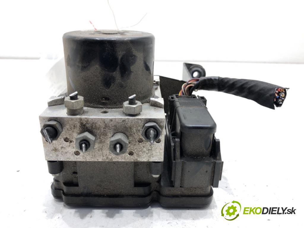 VOLVO V40 liftback 2014 84 kW D2 1560 Pumpa ABS P31423315 (Pumpa ABS)