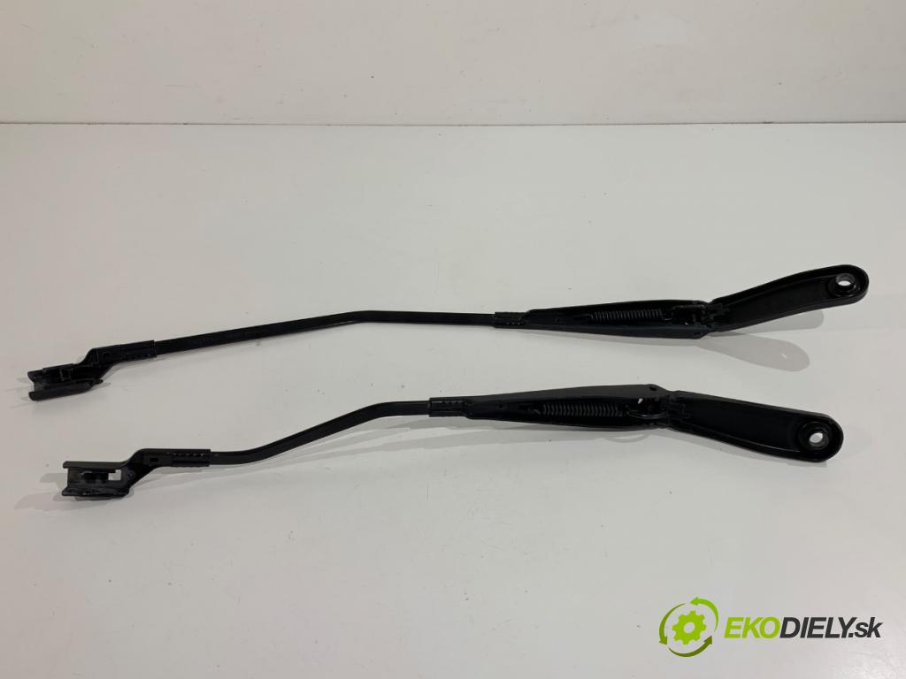 VOLVO V40 liftback 2014 84 kW D2 1560 Rameno stierače predný 31276059