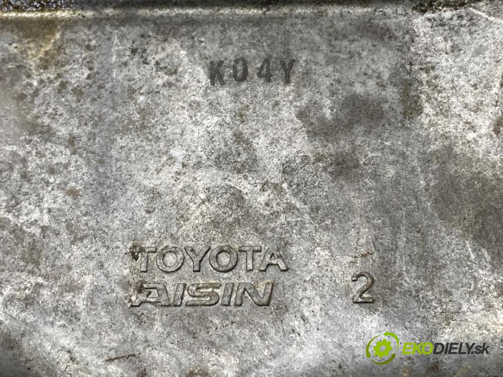 TOYOTA YARIS II liftback 2009 74 kW 1.33 VVT-i (NSP90_) 1329 Kryt 1NR-FE