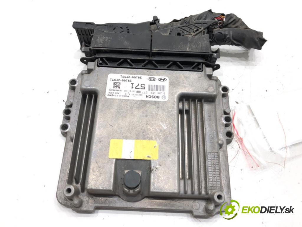 HYUNDAI TUCSON SUV 2015 100 kW 2.0 CRDi 1995 riadiaca jednotka Motor 39199-2F571 (Riadiaca jednotka)