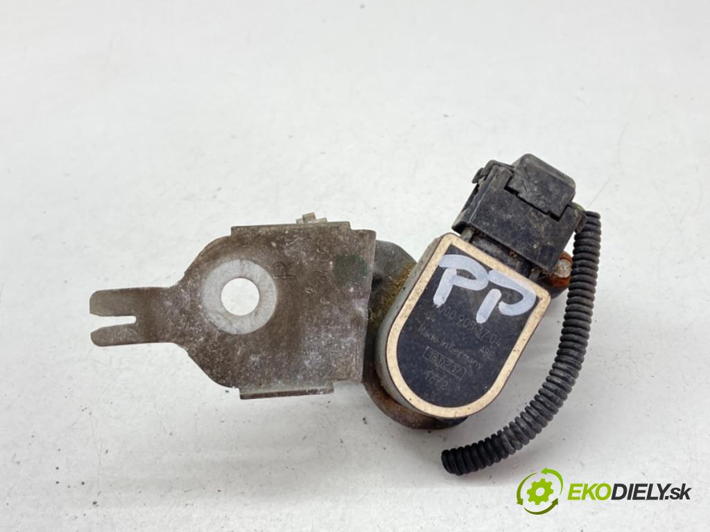 MERCEDES-BENZ GLC Coupe SUV 2017 270 kW AMG 43 4-matic (253.364) 2996 snímač ÚROVEŇ: XENON pravý přední část A0009053704