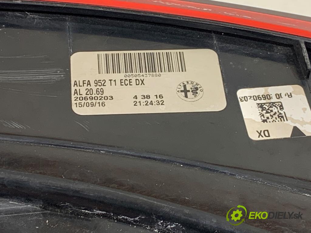 ALFA ROMEO GIULIA sedan 2016 147 kW 2.0 Super (952ABA25B) 1995 Svetlo pravy zad 20690203