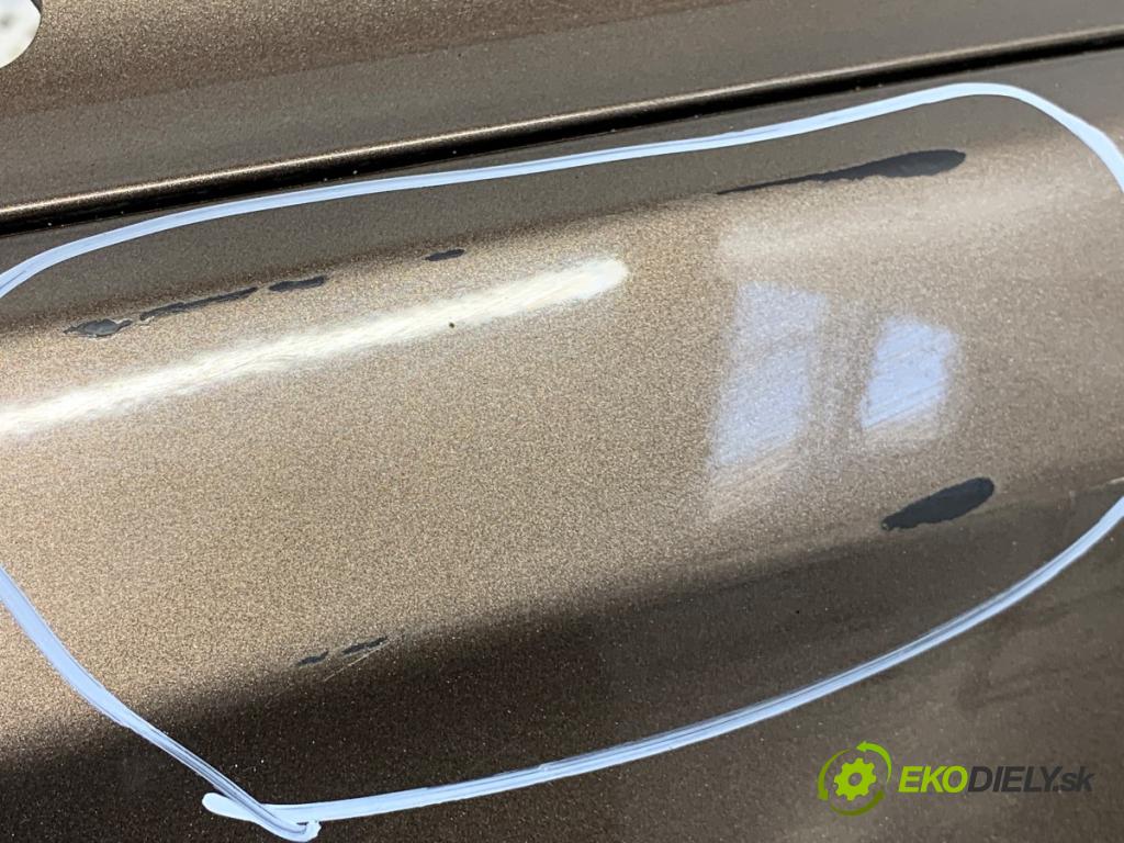 VOLVO XC60 I SUV 2016 140 kW D4 AWD 2400 Nárazník zad  (Kľučka dverí ostatné)