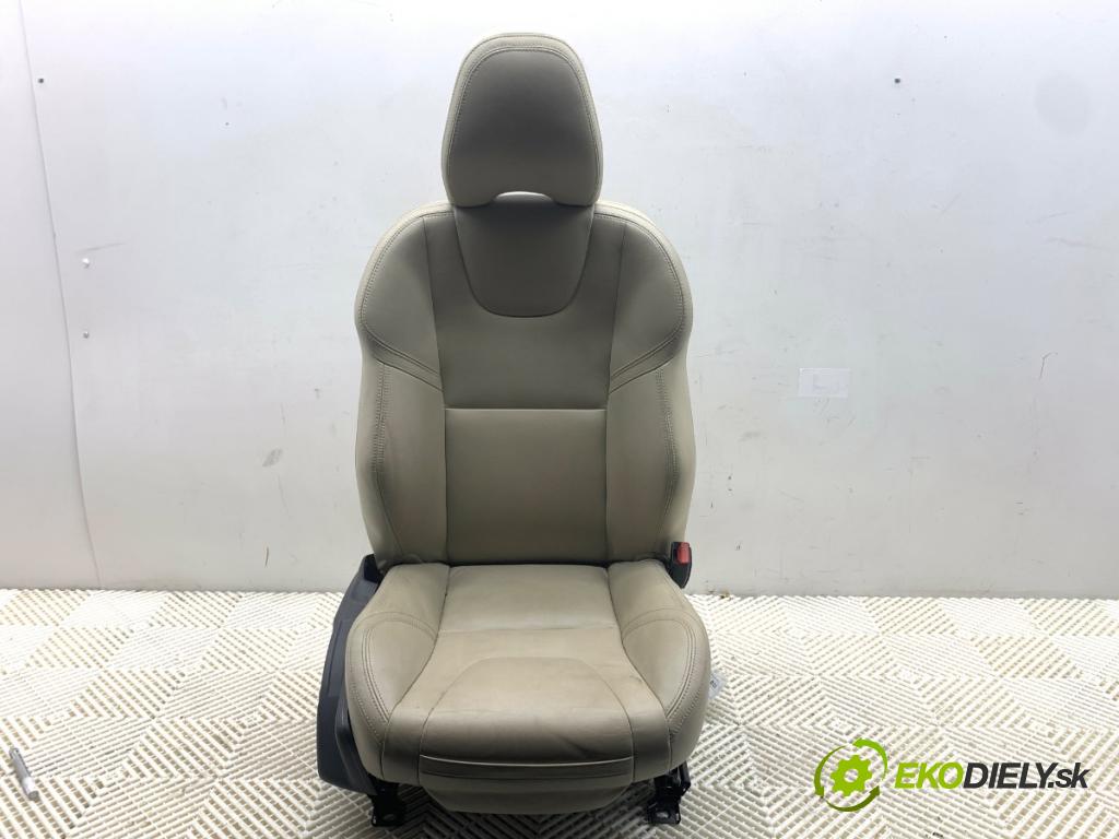VOLVO XC60 I SUV 2016 140 kW D4 AWD 2400 Sedadlo pravy predný 