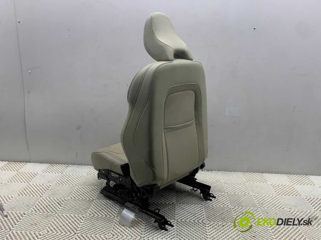 VOLVO XC60 I SUV 2016 140 kW D4 AWD 2400 Sedadlo pravy predný