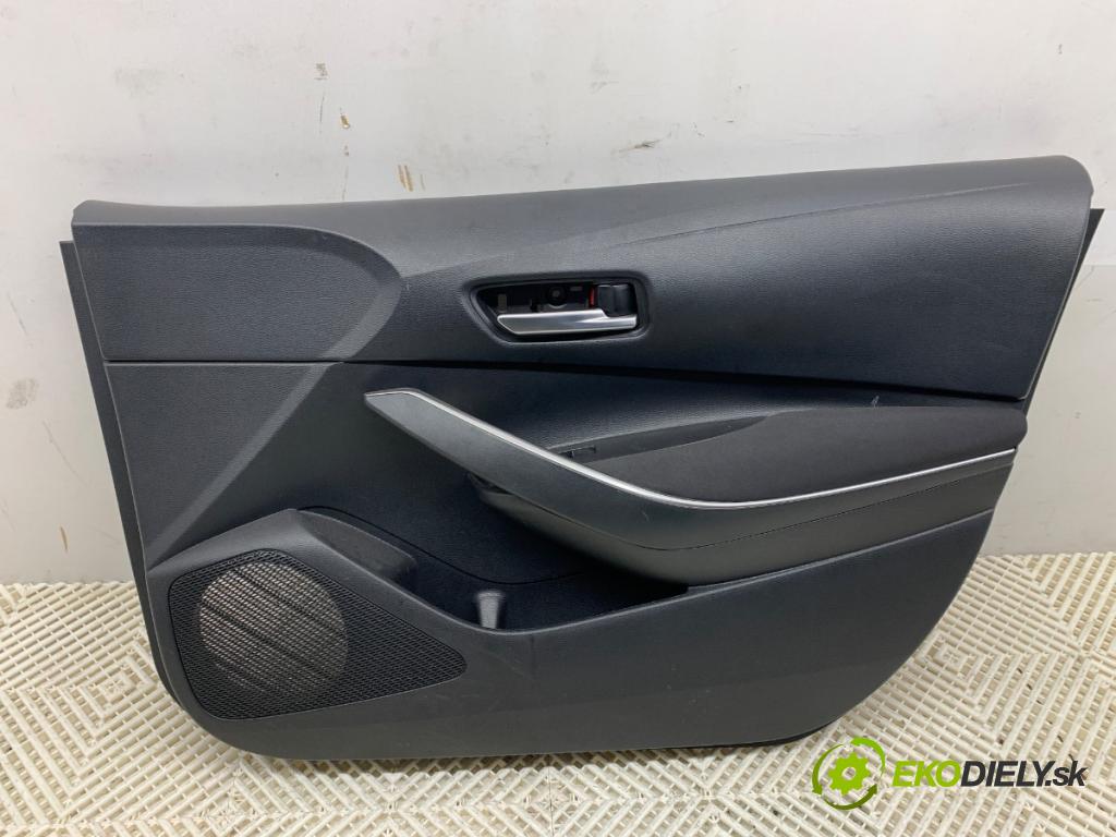 TOYOTA COROLLA E21 sedan 2020 72 kW 1.8 VVTi Hybrid (ZWE211, MZEA12) 1798 čalúnenie Dvere pravy predný 