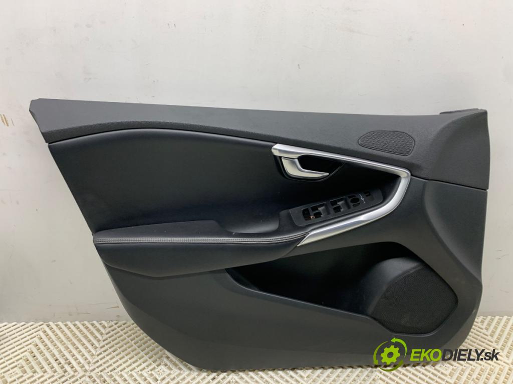 VOLVO V40 liftback 2014 110 kW D3 1984 ča dveře levý přední část 