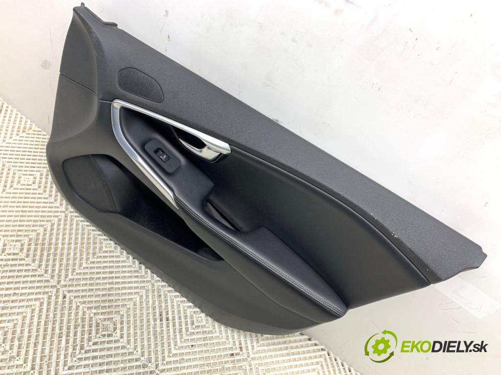 VOLVO V40 liftback 2014 110 kW D3 1984 ča dveře pravý přední část